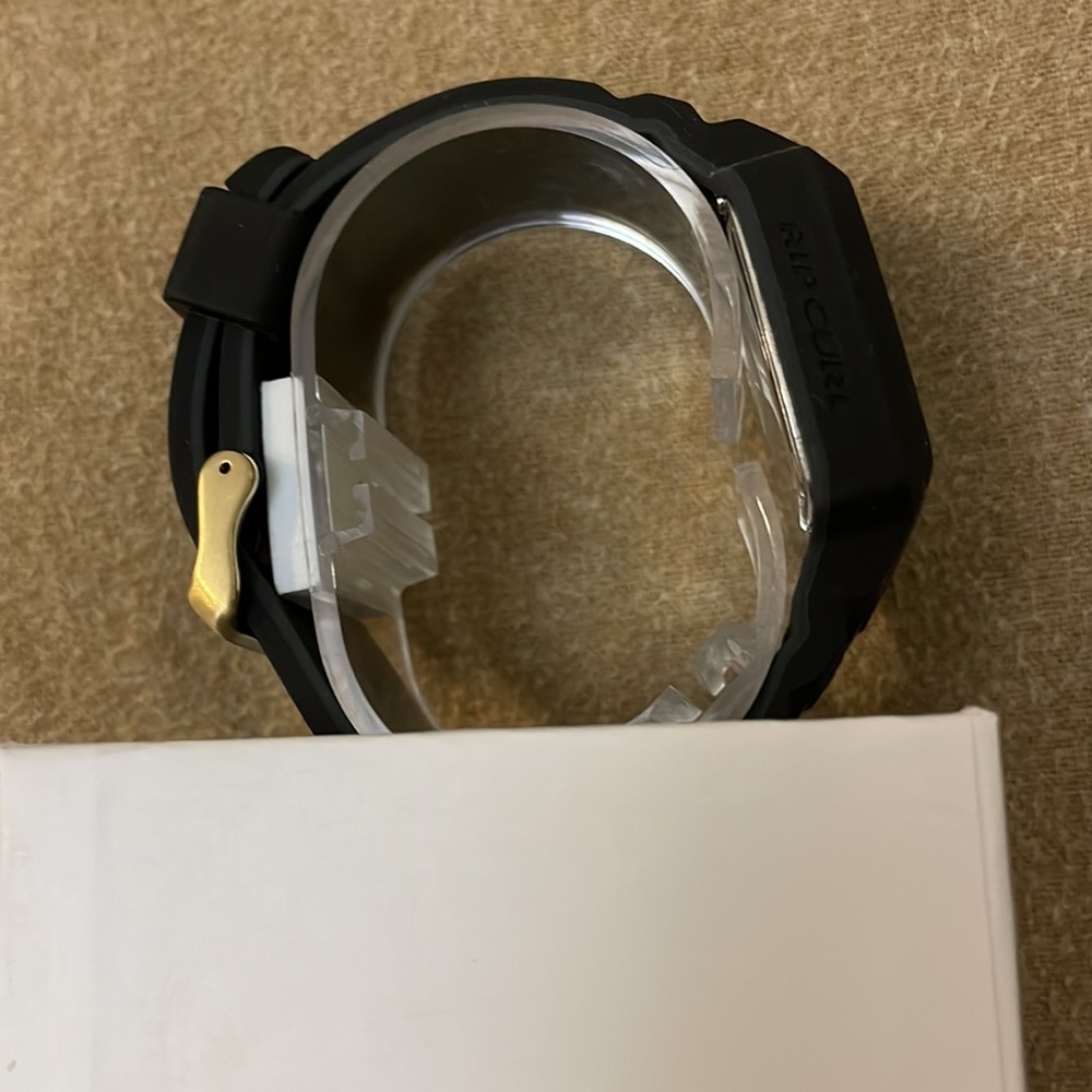 Watch - Picture 4 of 6